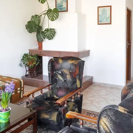 Alton Garni מלון 3*