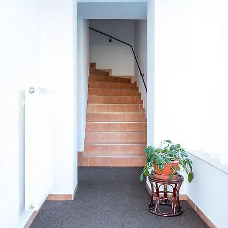 Alton Garni Hotel 3*