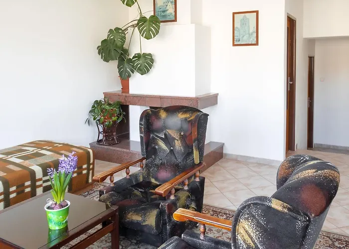 Alton Garni Hotel 3*