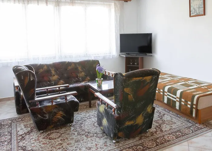 Alton Garni צ'סקה בודיוביצה