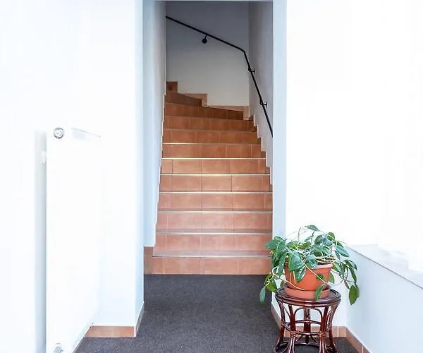 Alton Garni Hotel 3*